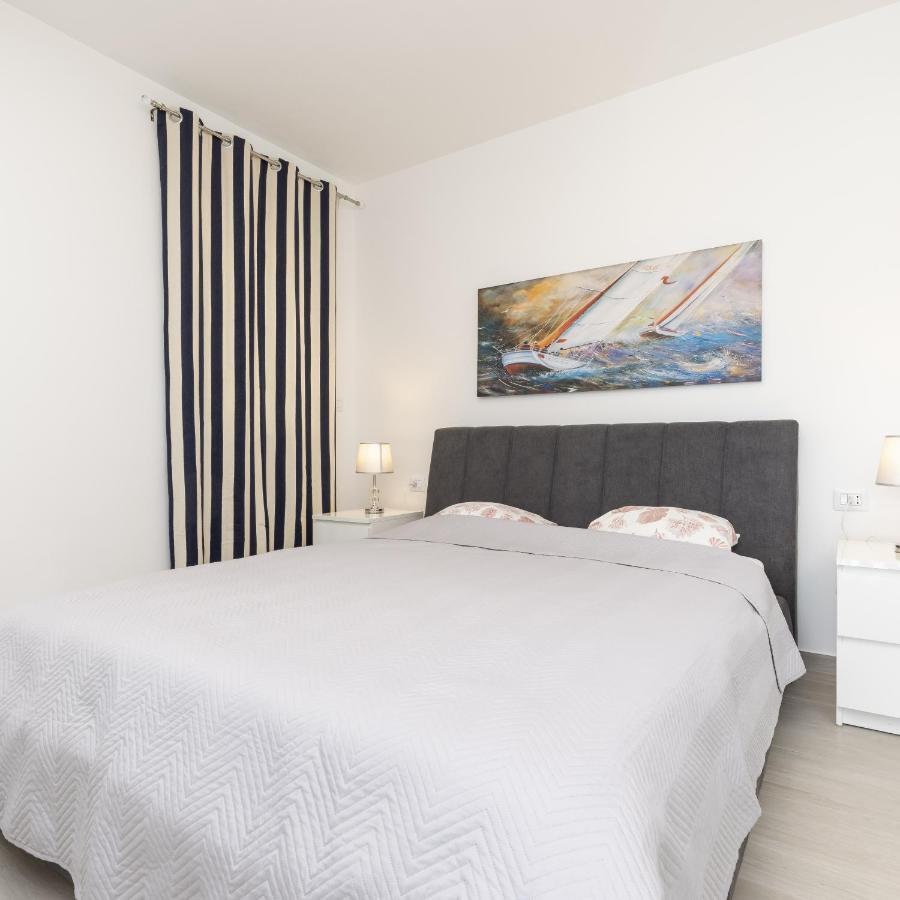 Apartments Losinj Sunset Mali Losinj Bagian luar foto