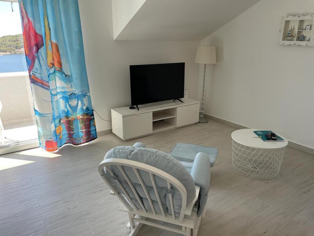 Apartments Losinj Sunset Mali Losinj Bagian luar foto