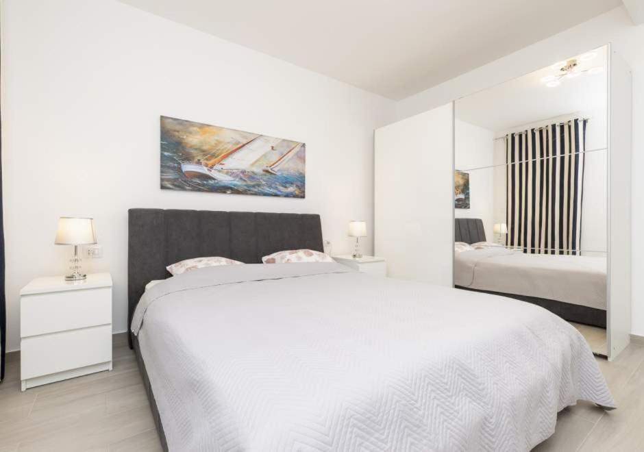 Apartments Losinj Sunset Mali Losinj Bagian luar foto